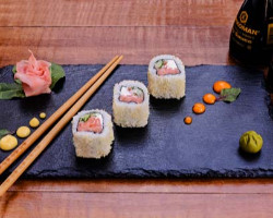 Cheese California Maki Rolls